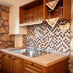 Lazini Dvori - Two Bedroom Stone House With Private Pool