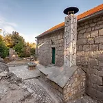 Lazini Dvori - Two Bedroom Stone House With Private Pool