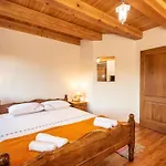 ヴィラ Lazini Dvori - Two Bedroom Stone House With Private Pool Staševica