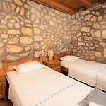 Lazini Dvori - Two Bedroom Stone House With Private Pool * Stasevica