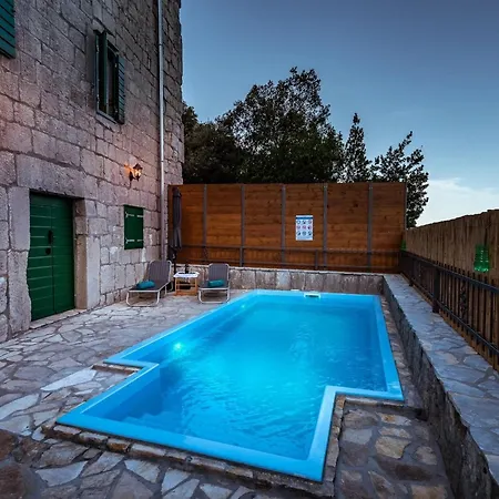 Lazini Dvori - Two Bedroom Stone House With Private Pool Villa Stasevica