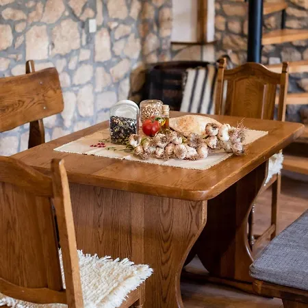 Villa Lazini Dvori - Two Bedroom Stone House With Private Pool Stasevica