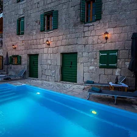 Lazini Dvori - Two Bedroom Stone House With Private Pool * Stasevica