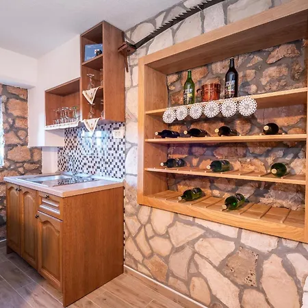 Villa Lazini Dvori - Two Bedroom Stone House With Private Pool