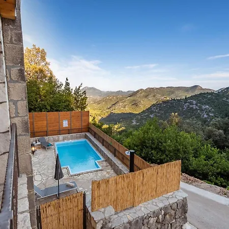 Villa Lazini Dvori - Two Bedroom Stone House With Private Pool *