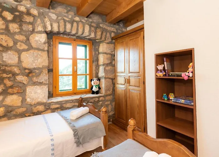 Lazini Dvori - Two Bedroom Stone House With Private Pool Stasevica