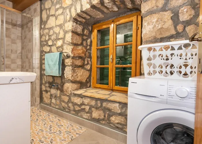 Lazini Dvori - Two Bedroom Stone House With Private Pool Villa