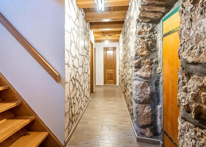 Lazini Dvori - Two Bedroom Stone House With Private Pool Stasevica