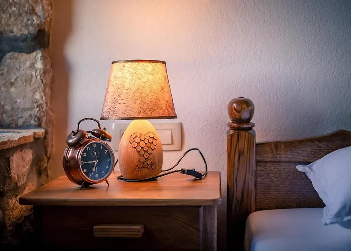 Lazini Dvori - Two Bedroom Stone House With Private Pool Stasevica