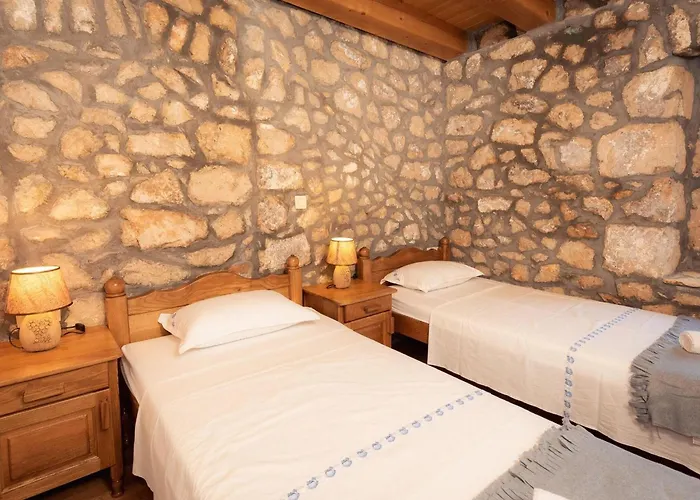 Lazini Dvori - Two Bedroom Stone House With Private Pool * Stasevica