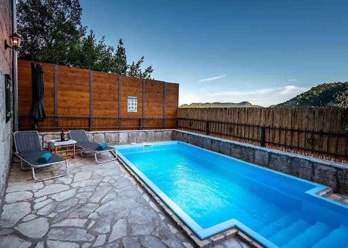 Lazini Dvori - Two Bedroom Stone House With Private Pool Villa