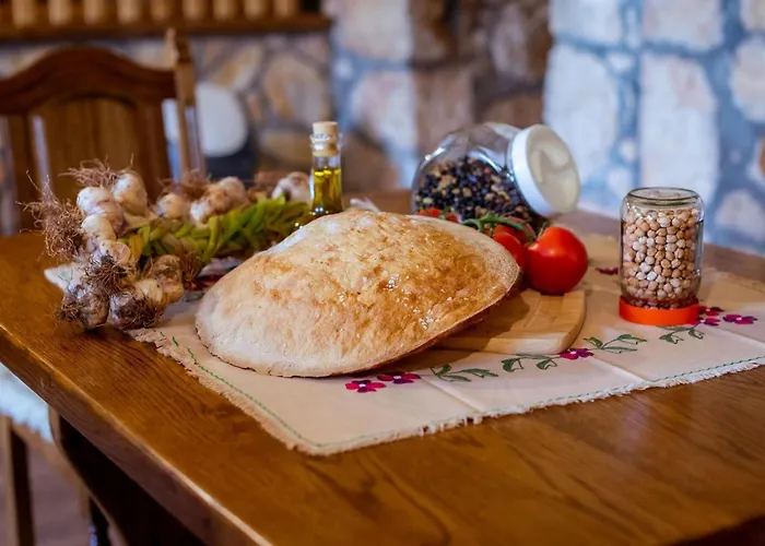 Lazini Dvori - Two Bedroom Stone House With Private Pool Villa Stasevica