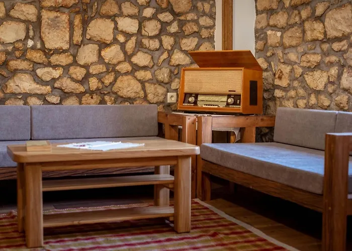 Lazini Dvori - Two Bedroom Stone House With Private Pool * Stasevica