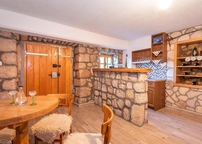 Lazini Dvori - Two Bedroom Stone House With Private Pool Villa *